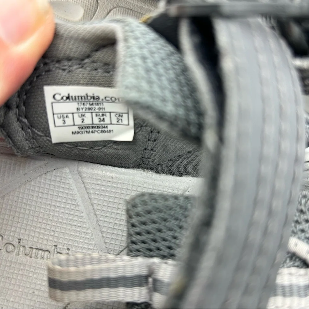 Columbia Kids' size‎ 3 Gray strapped Sandals. water hiking play great condition